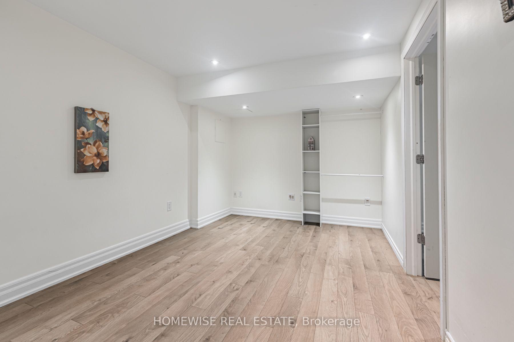 Photo 36 of 5859 Riverside Place, Mississauga, East Credit — HOMEH