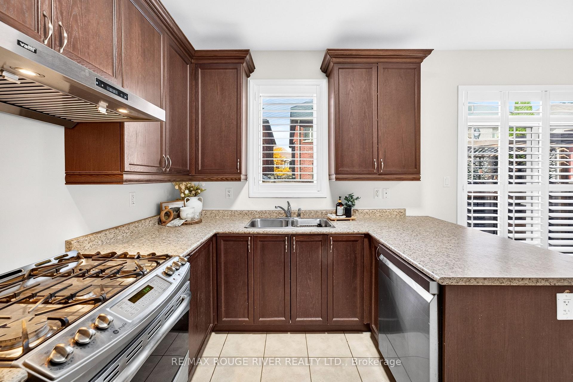 Photo 9 of 1510 Elmsley Drive, Pickering, Duffin Heights — HOMEH