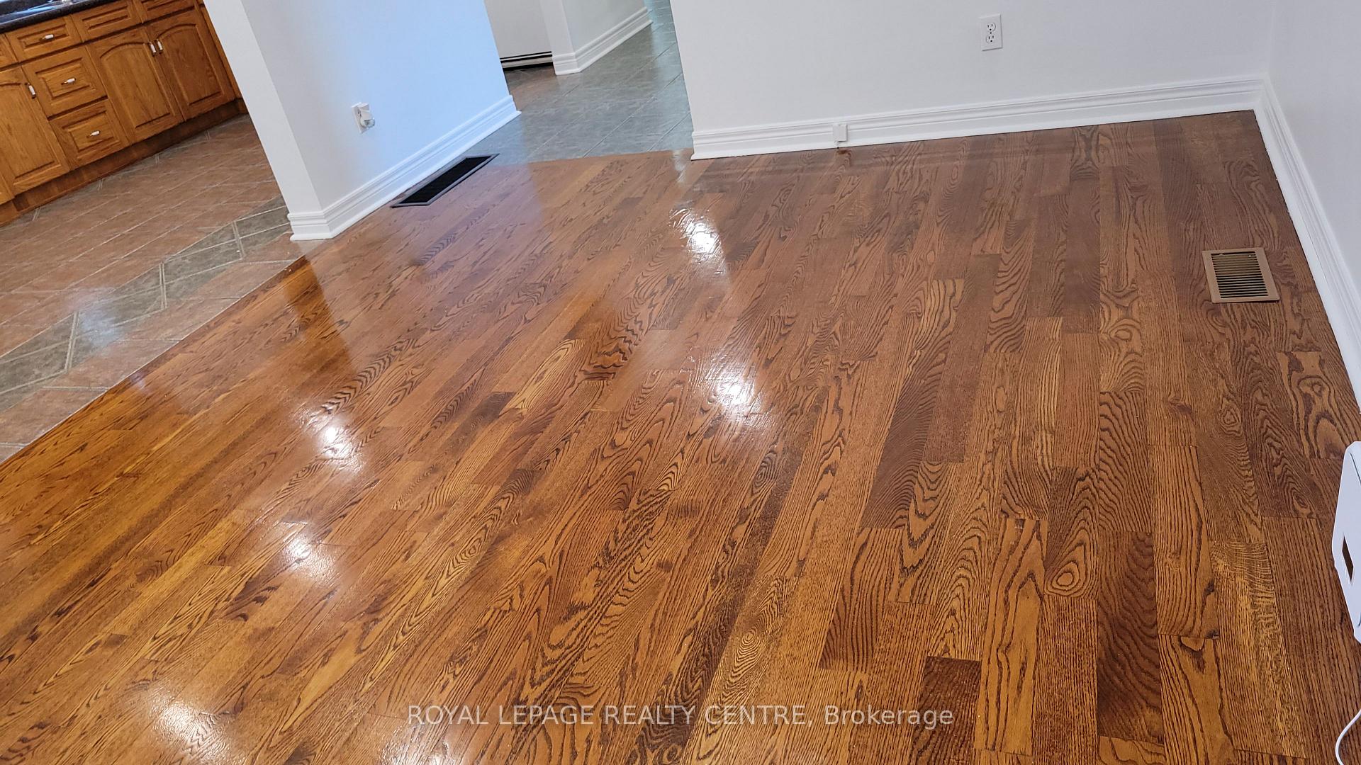 Photo 5 of 50 Rangoon Road, Etobicoke, Eringate-Centennial-West Deane — HOMEH