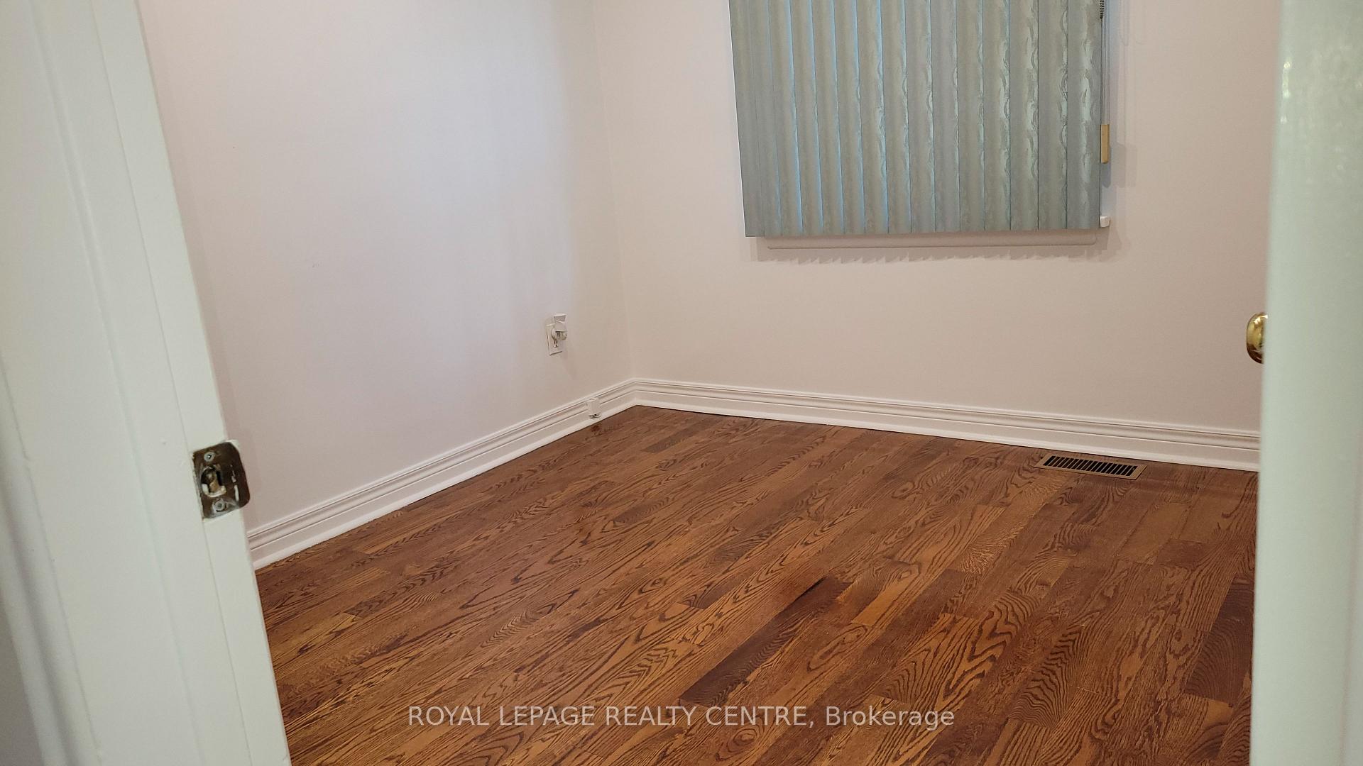 Photo 7 of 50 Rangoon Road, Etobicoke, Eringate-Centennial-West Deane — HOMEH