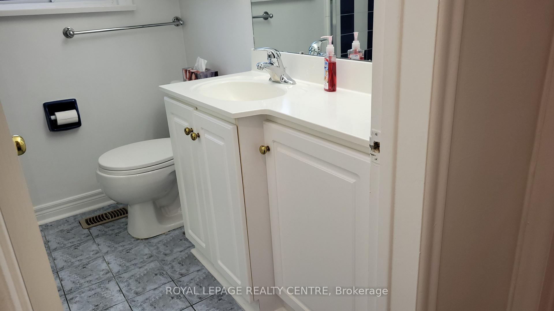 Photo 10 of 50 Rangoon Road, Etobicoke, Eringate-Centennial-West Deane — HOMEH