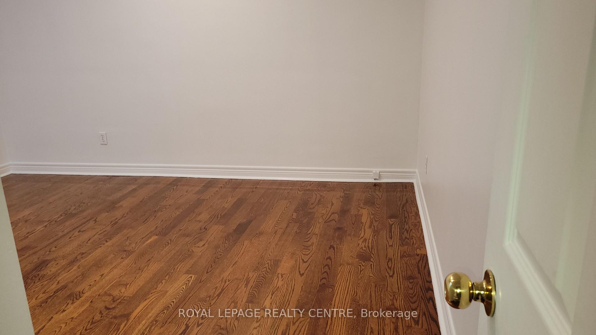 Photo 12 of 50 Rangoon Road, Etobicoke, Eringate-Centennial-West Deane — HOMEH