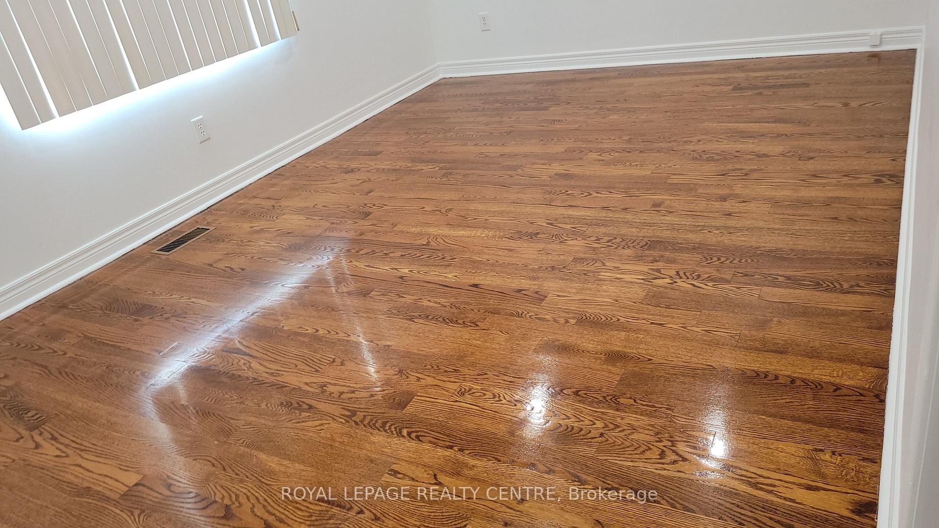 Photo 16 of 50 Rangoon Road, Etobicoke, Eringate-Centennial-West Deane — HOMEH
