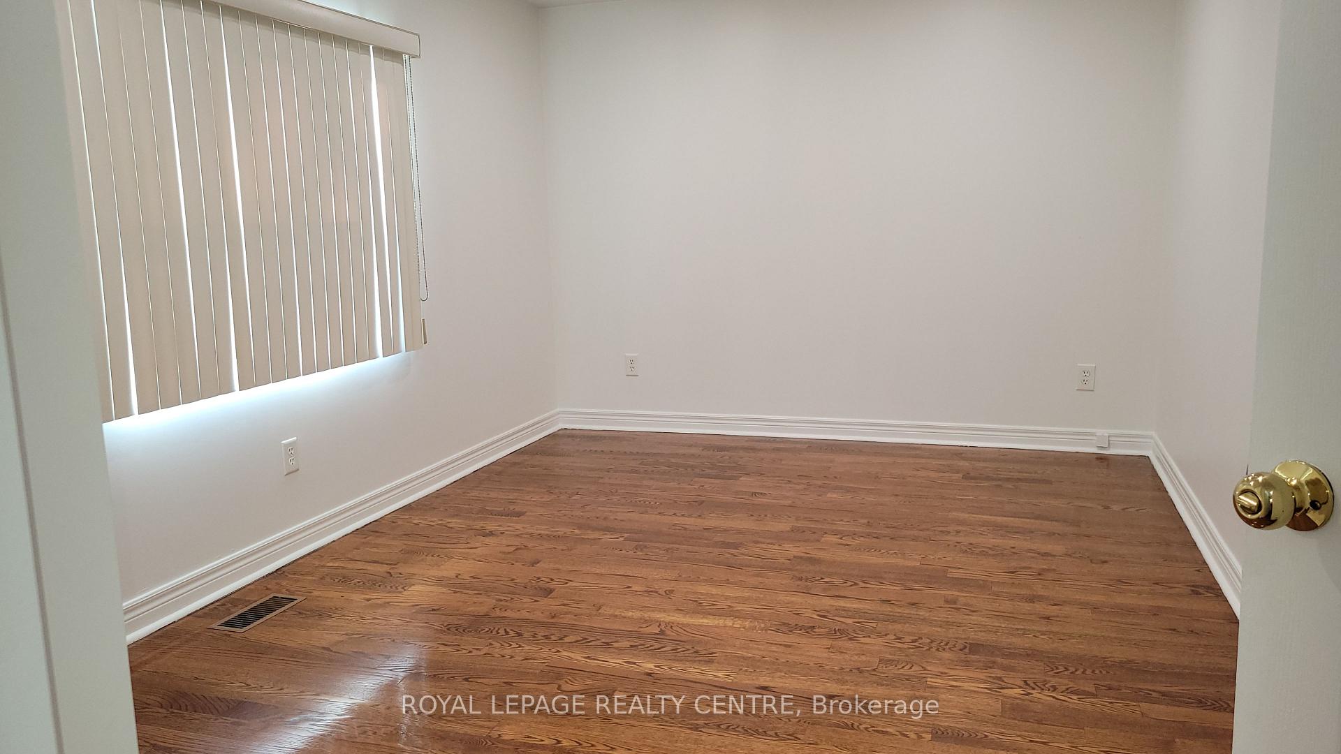 Photo 17 of 50 Rangoon Road, Etobicoke, Eringate-Centennial-West Deane — HOMEH