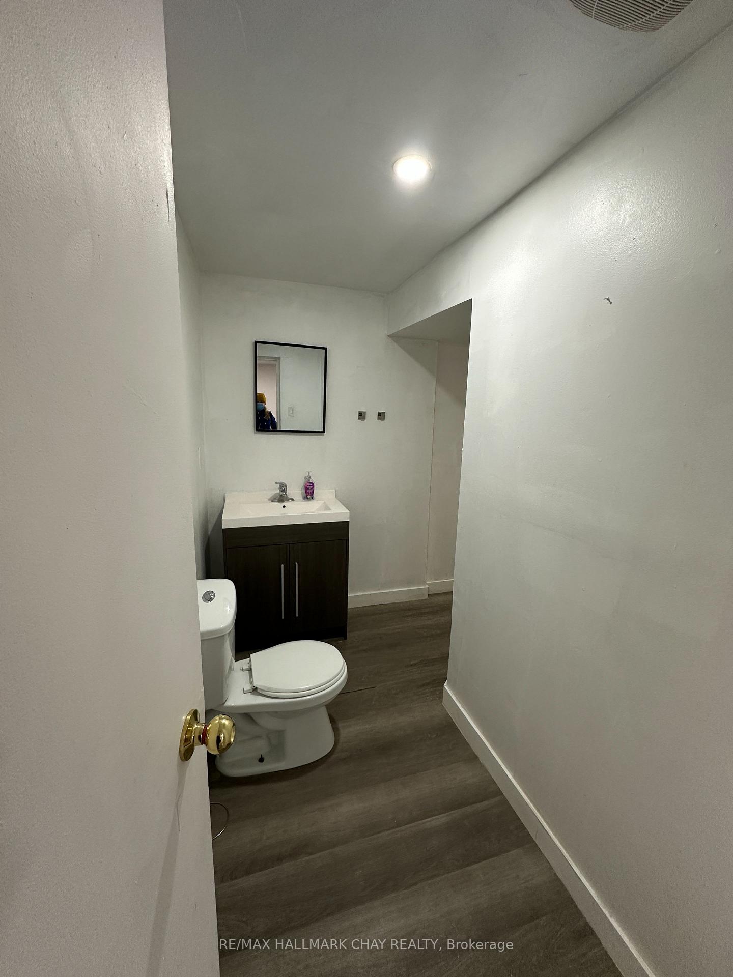 Photo 5 of Unit Lower, 28 Carlton Road, Barrie, Cundles East — HOMEH