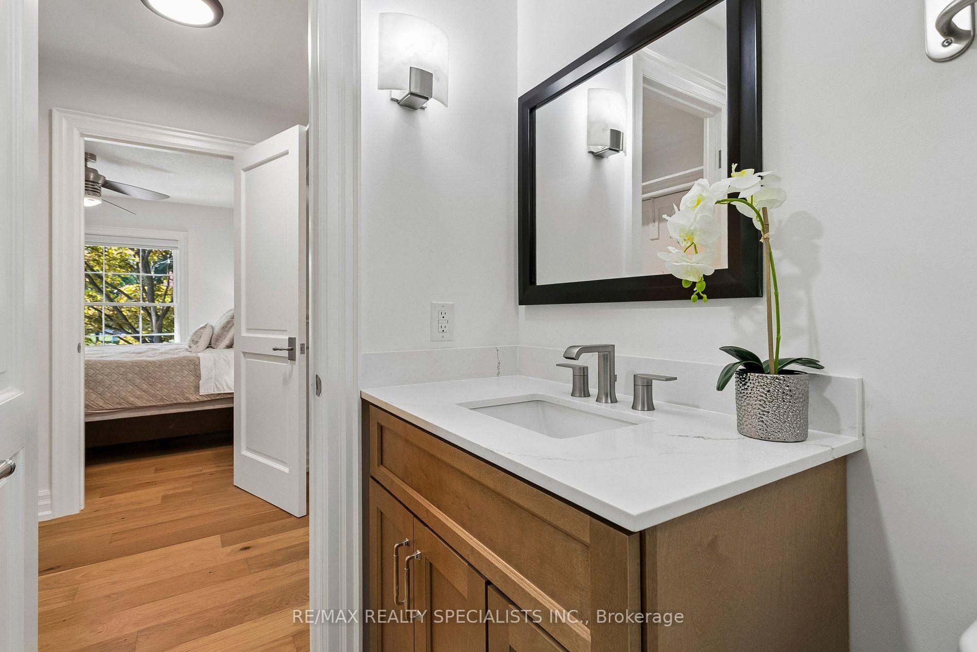 Photo 37 of 1309 Gatehouse Drive, Mississauga, Clarkson — HOMEH