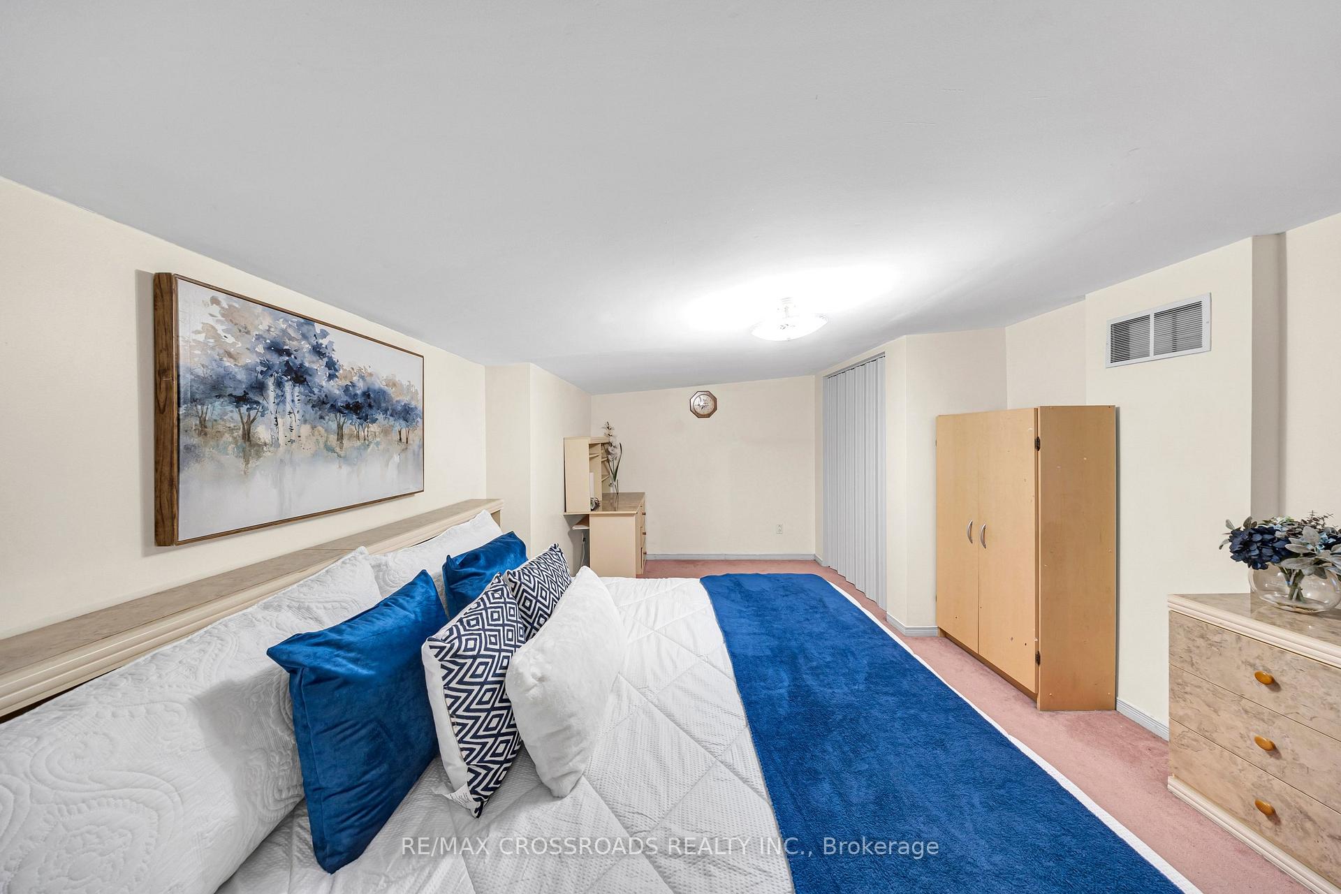 Photo 27 of 592A Danforth Road, Scarborough, Clairlea-Birchmount — HOMEH