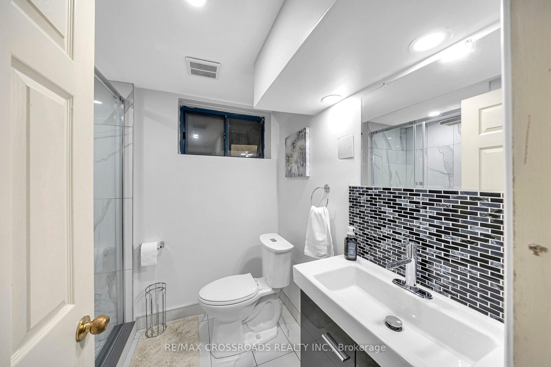 Photo 31 of 592A Danforth Road, Scarborough, Clairlea-Birchmount — HOMEH