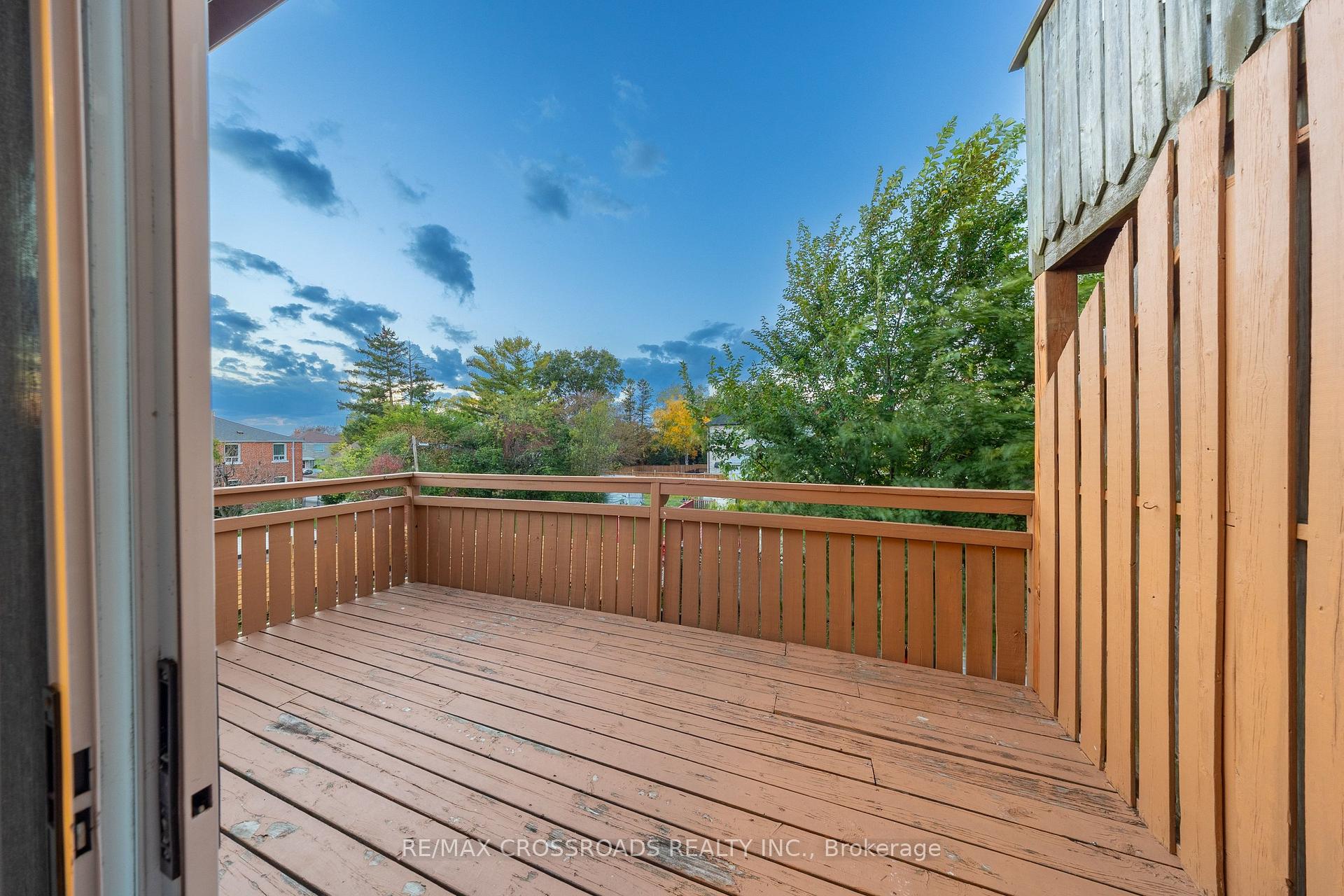Photo 38 of 592A Danforth Road, Scarborough, Clairlea-Birchmount — HOMEH