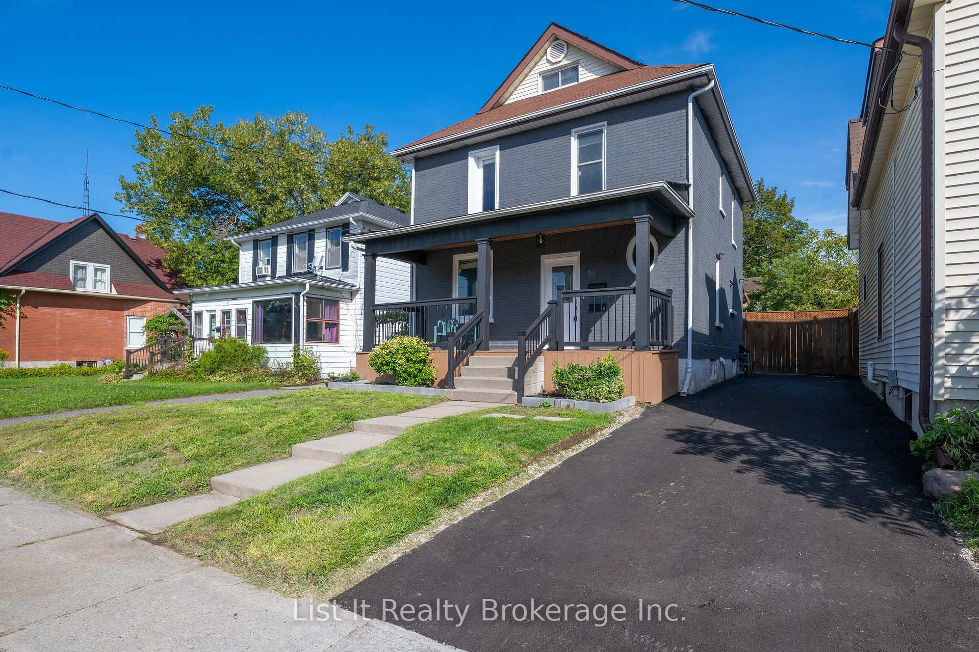 Photo 2 of 48 Brock Street E, Oshawa, O'Neill — HOMEH