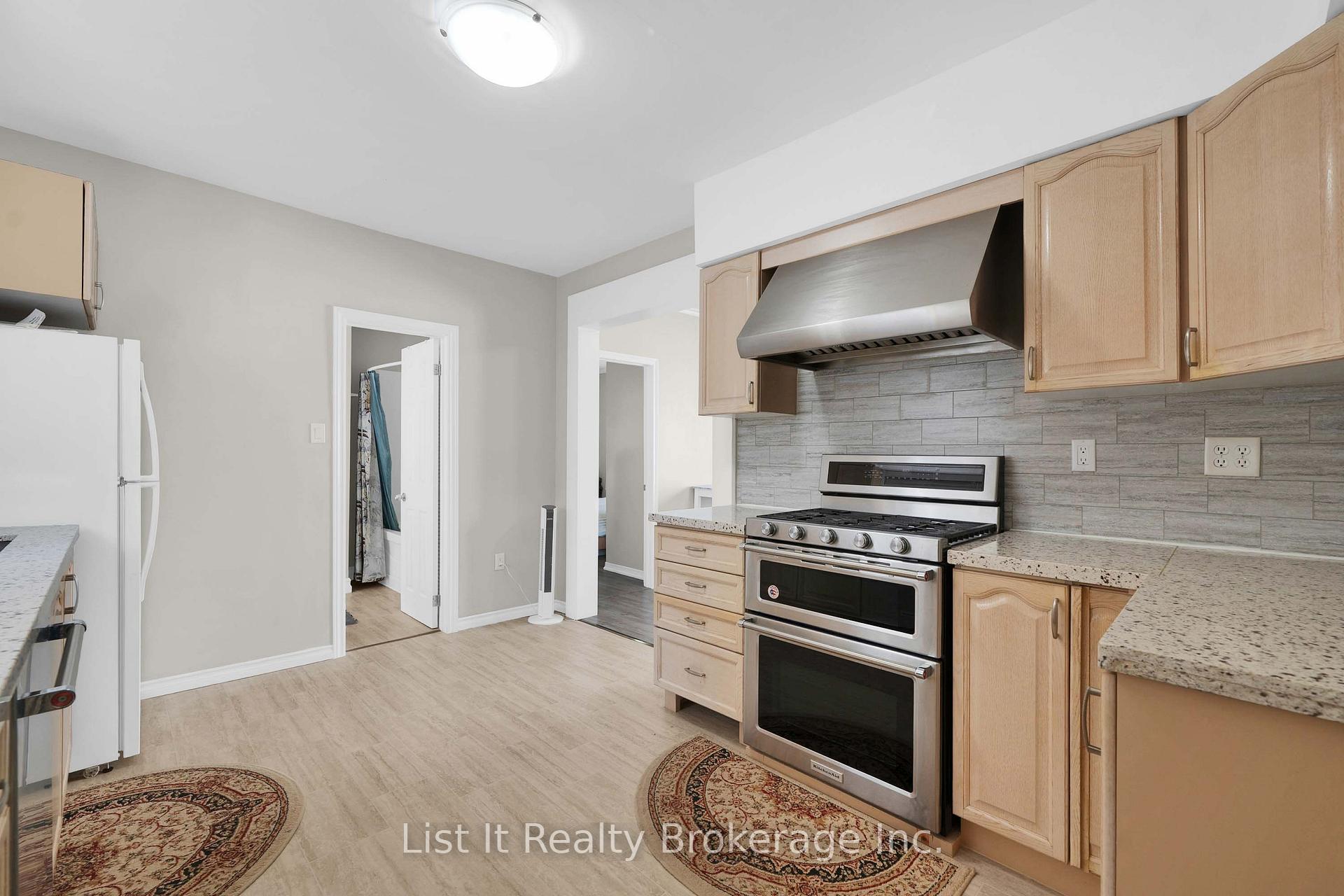 Photo 12 of 48 Brock Street E, Oshawa, O'Neill — HOMEH