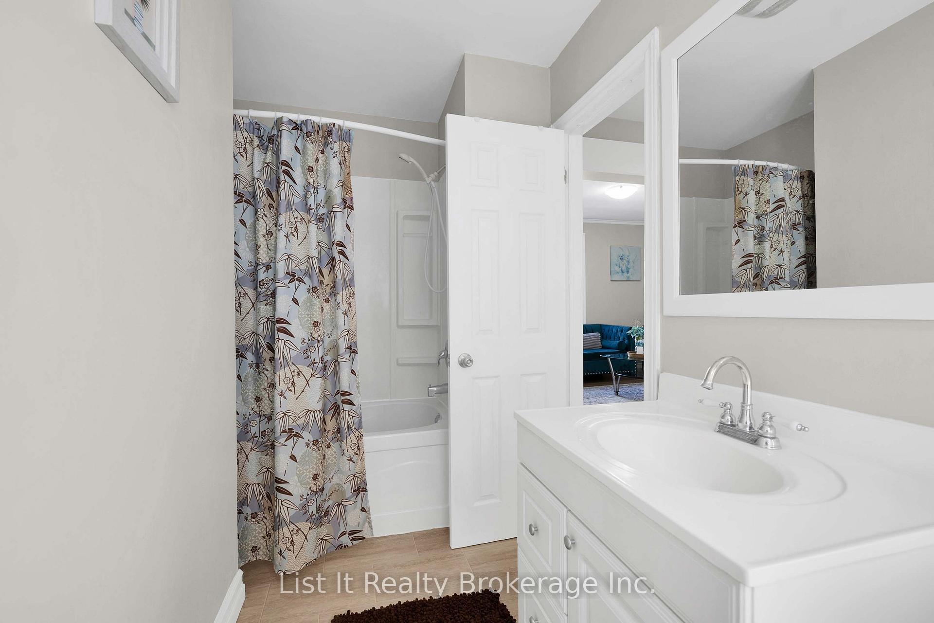 Photo 14 of 48 Brock Street E, Oshawa, O'Neill — HOMEH