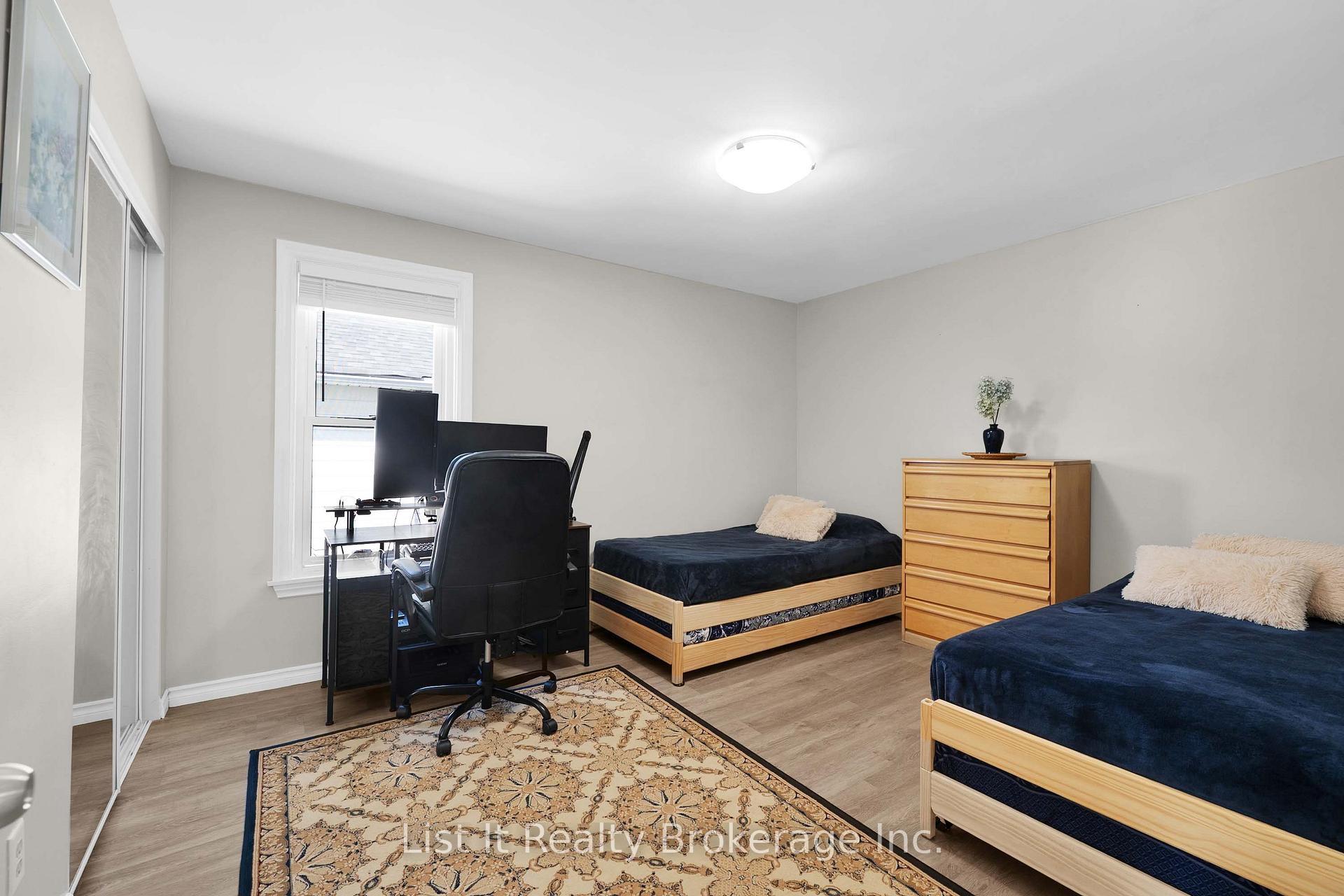 Photo 18 of 48 Brock Street E, Oshawa, O'Neill — HOMEH