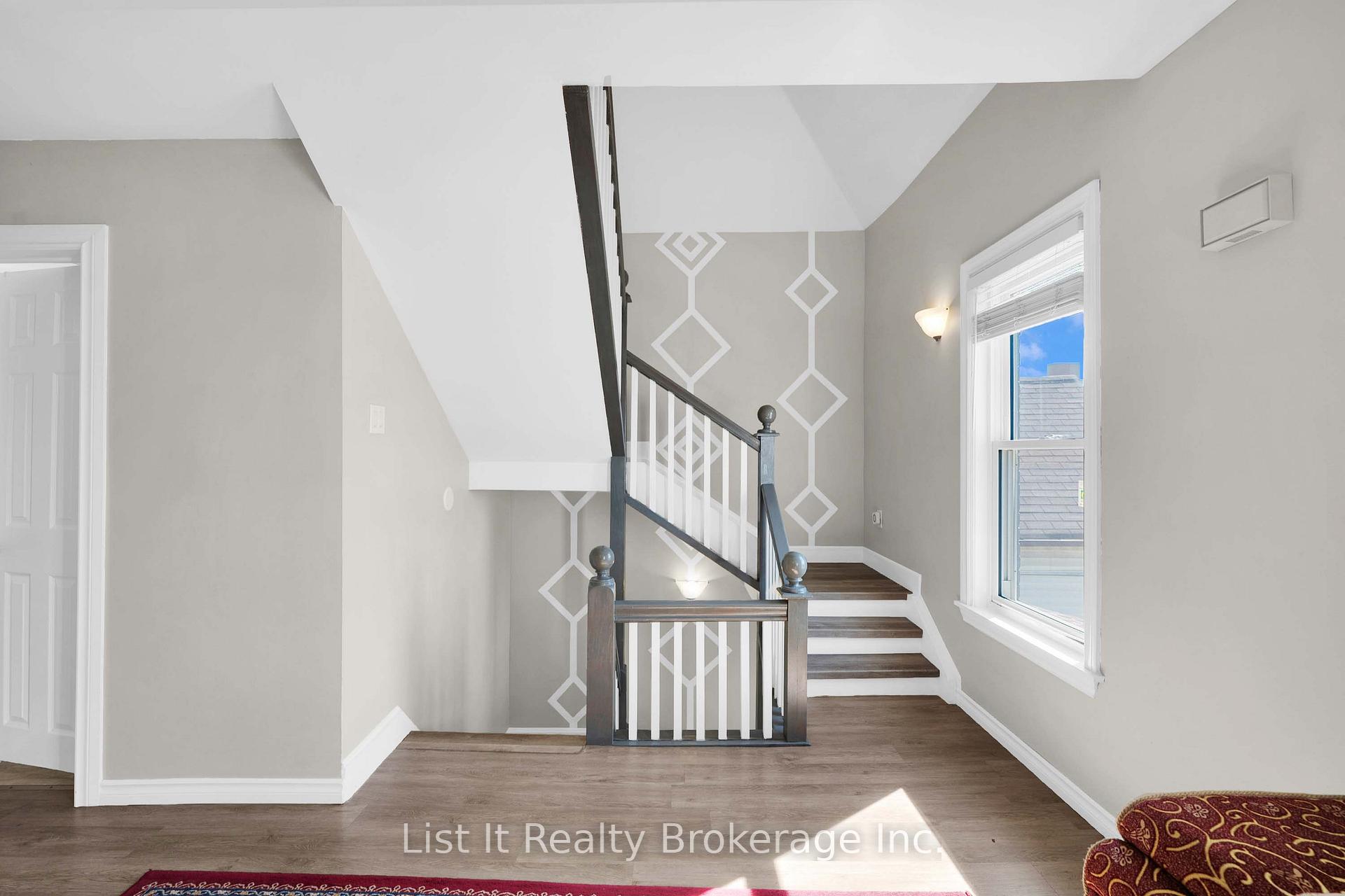 Photo 22 of 48 Brock Street E, Oshawa, O'Neill — HOMEH
