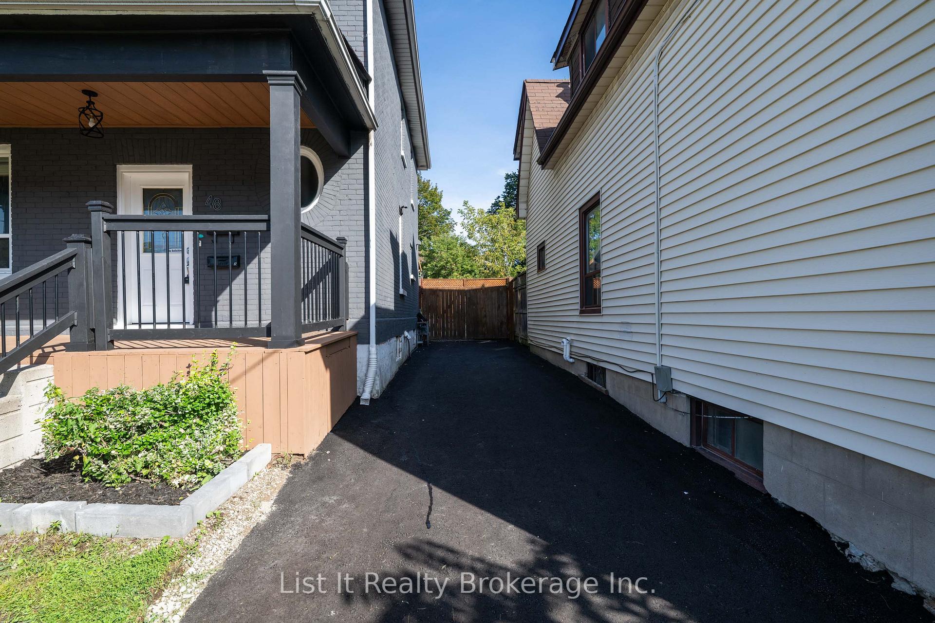 Photo 35 of 48 Brock Street E, Oshawa, O'Neill — HOMEH