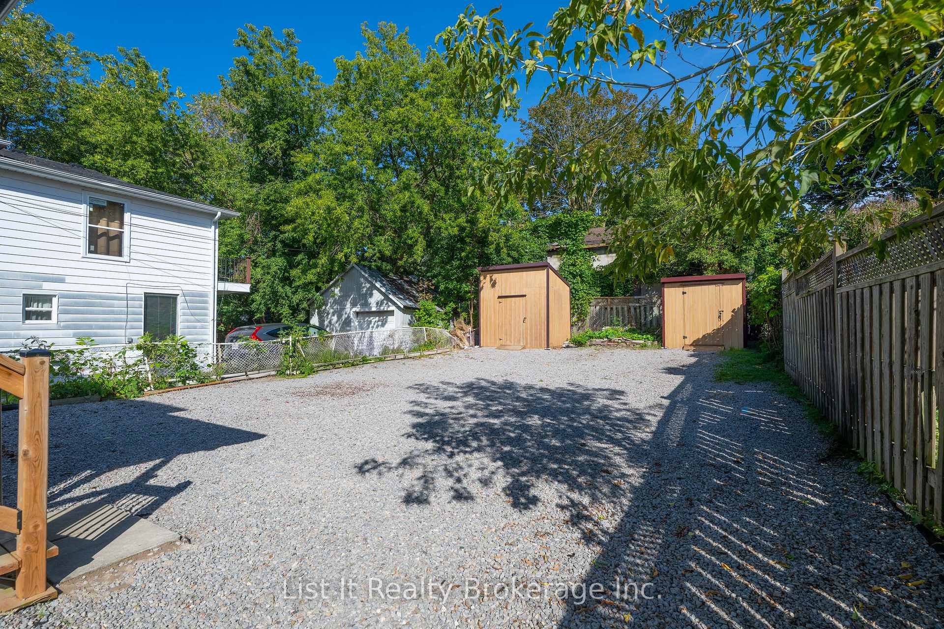 Photo 36 of 48 Brock Street E, Oshawa, O'Neill — HOMEH