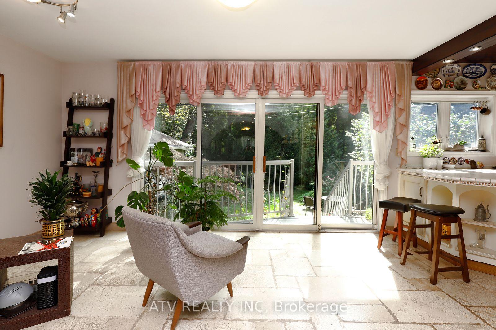 Photo 14 of 235 Saint Marks Road, Toronto, Lambton Baby Point — HOMEH