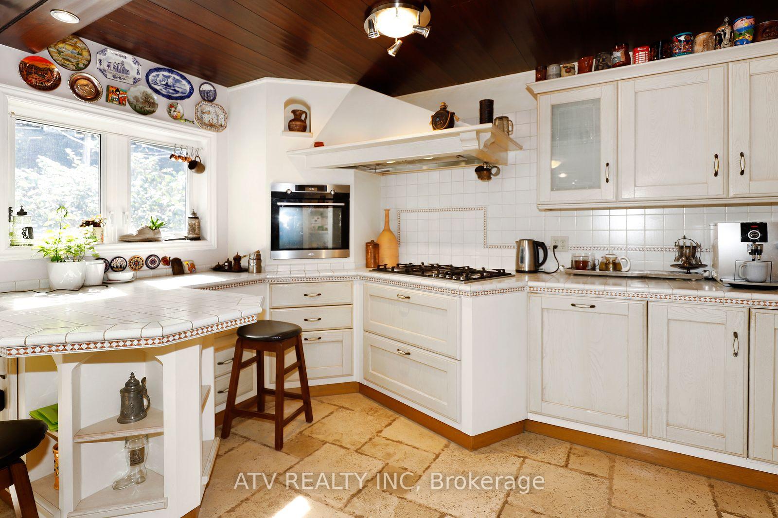 Photo 17 of 235 Saint Marks Road, Toronto, Lambton Baby Point — HOMEH