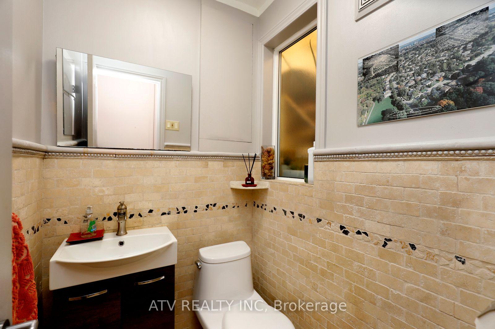 Photo 20 of 235 Saint Marks Road, Toronto, Lambton Baby Point — HOMEH