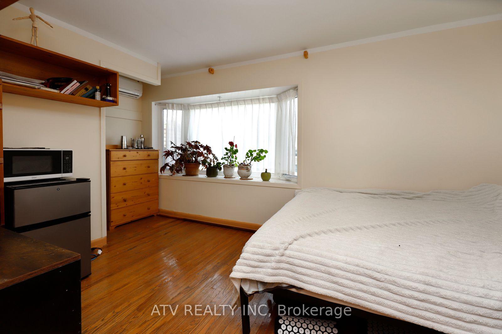 Photo 22 of 235 Saint Marks Road, Toronto, Lambton Baby Point — HOMEH