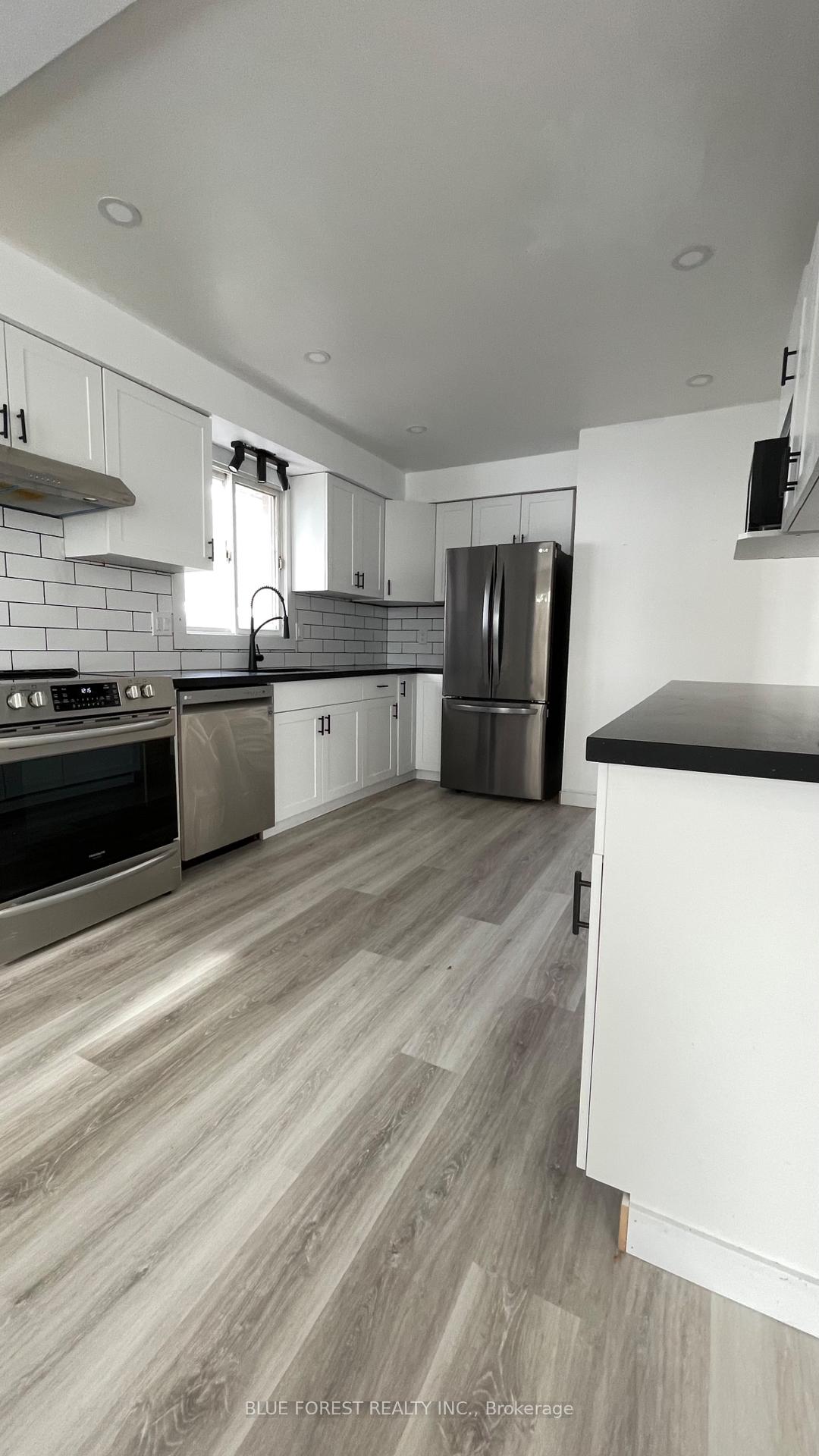 Photo 14 of 2-53 Tumbleweed Crescent, London, South X — HOMEH