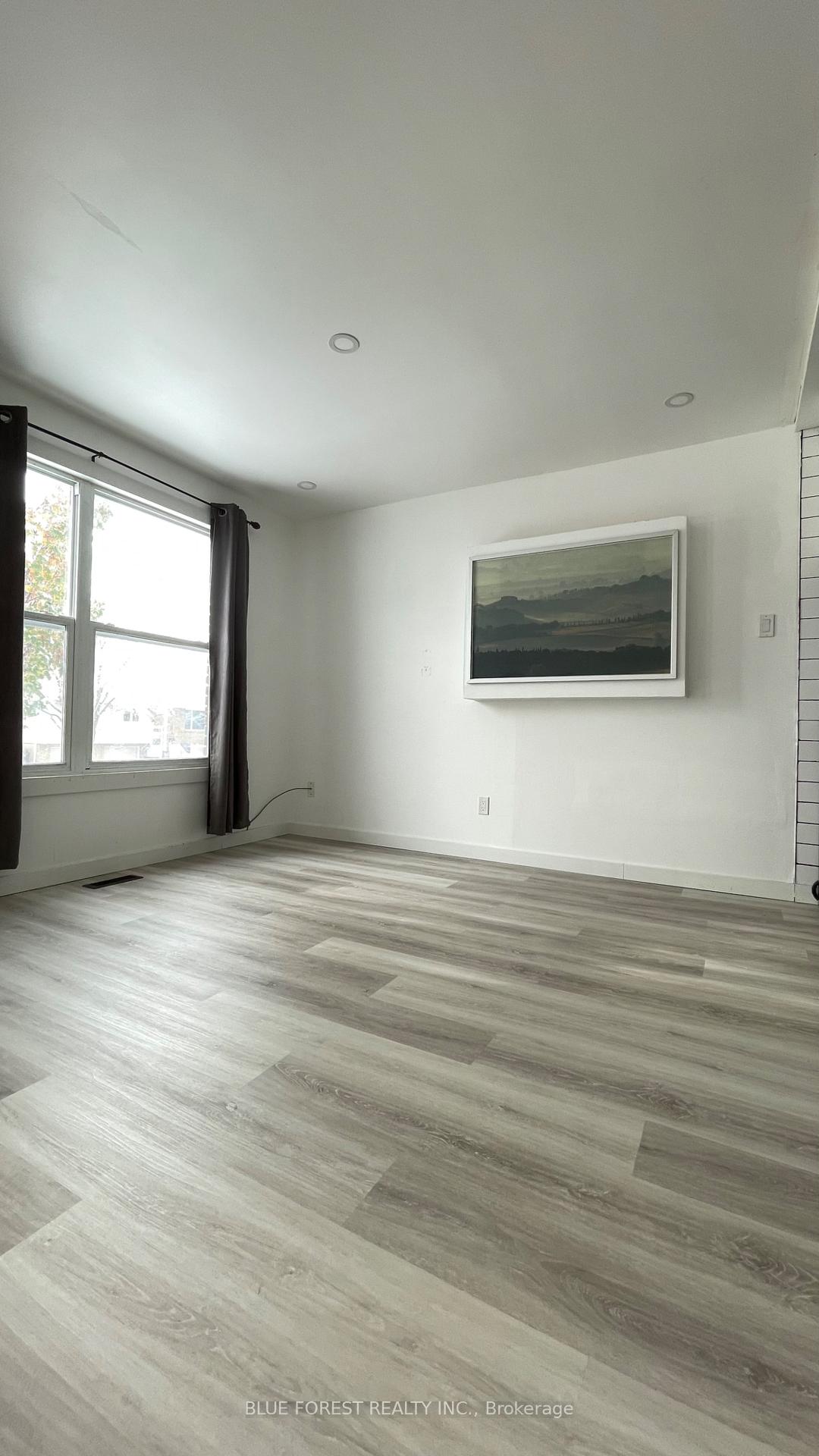 Photo 15 of 2-53 Tumbleweed Crescent, London, South X — HOMEH