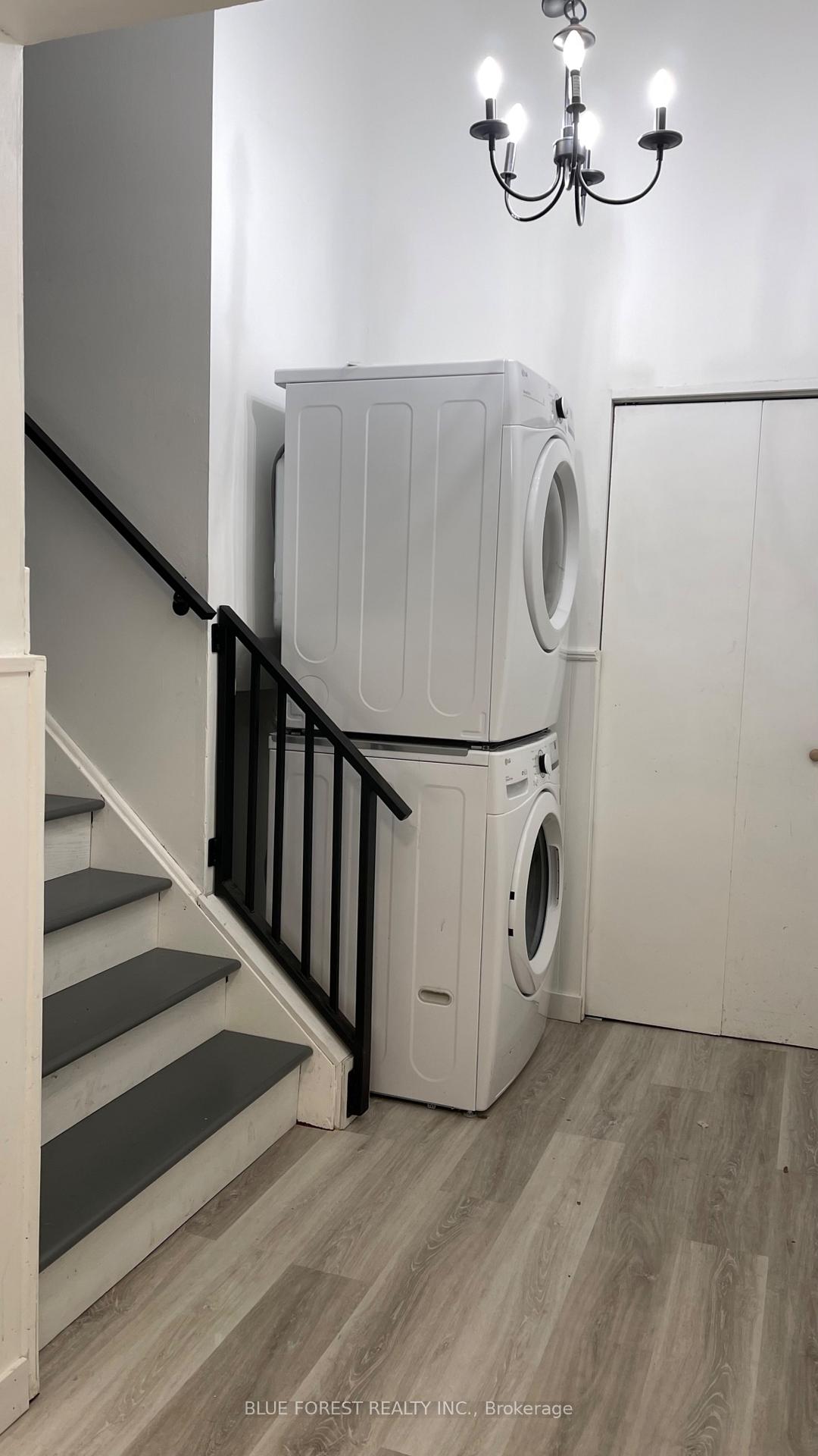 Photo 16 of 2-53 Tumbleweed Crescent, London, South X — HOMEH