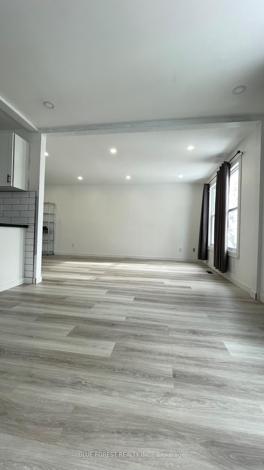 Photo 18 of 2-53 Tumbleweed Crescent, London, South X — HOMEH