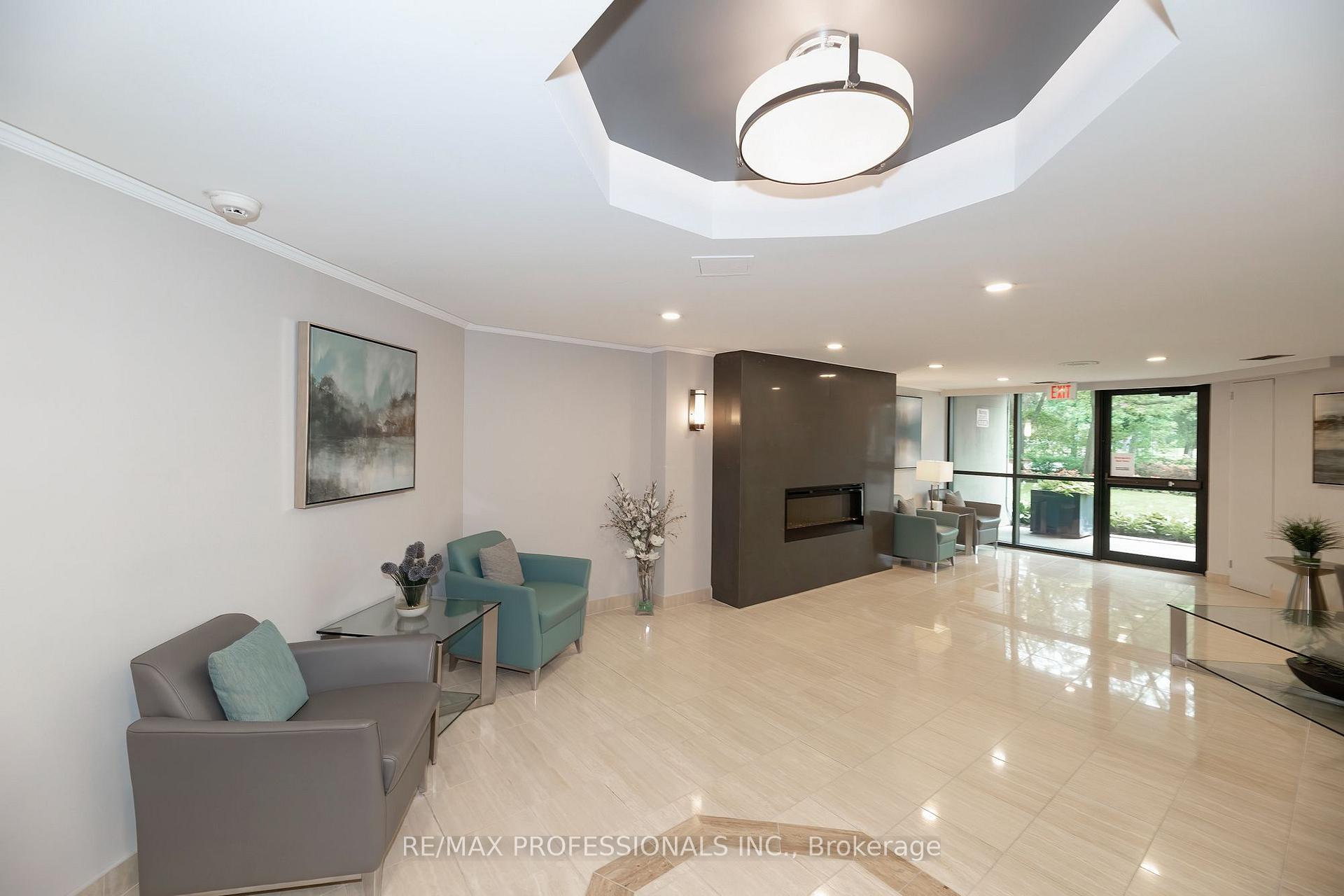 Photo 2 of Unit 105, 95 La Rose Avenue, Etobicoke, Humber Heights — HOMEH