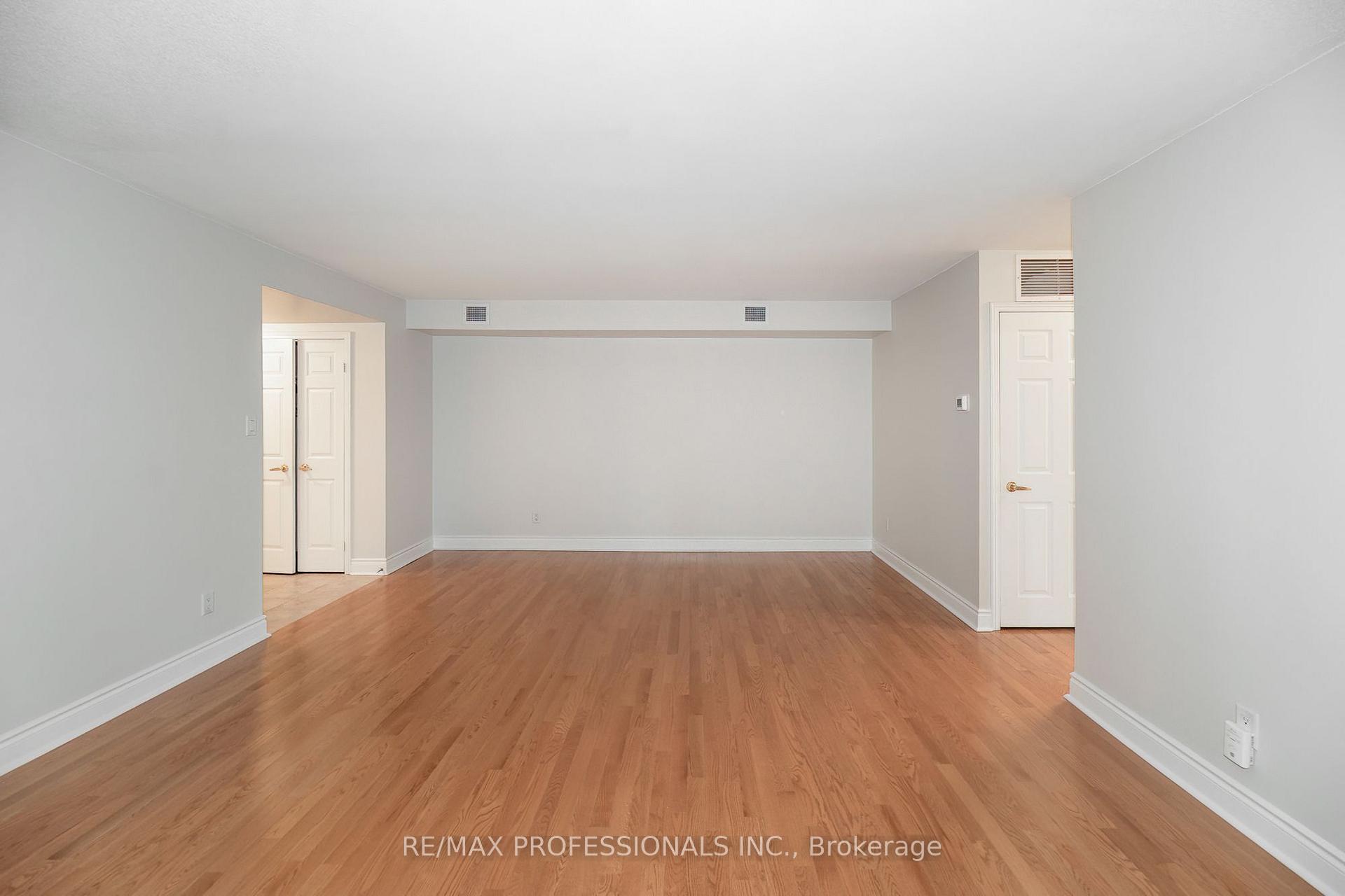 Photo 9 of Unit 105, 95 La Rose Avenue, Etobicoke, Humber Heights — HOMEH