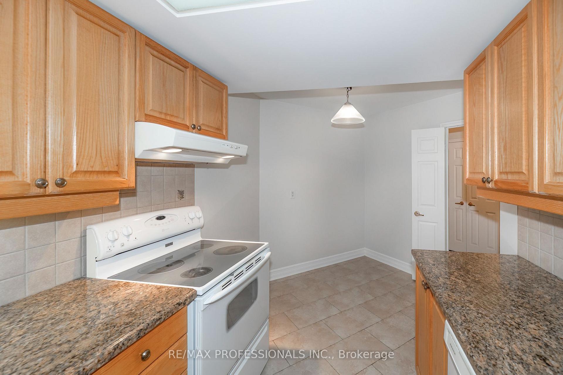 Photo 15 of Unit 105, 95 La Rose Avenue, Etobicoke, Humber Heights — HOMEH