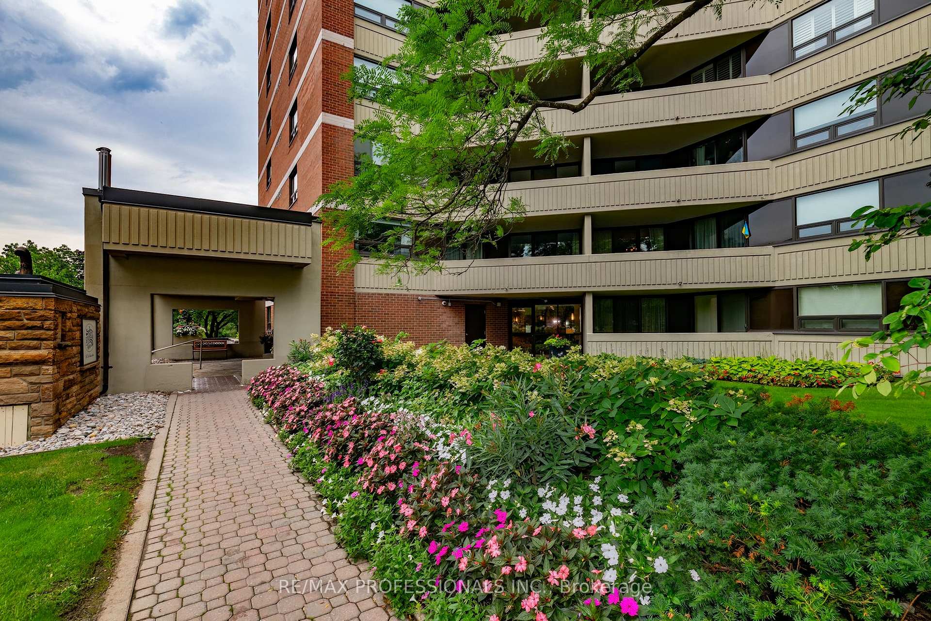 Photo 31 of Unit 105, 95 La Rose Avenue, Etobicoke, Humber Heights — HOMEH
