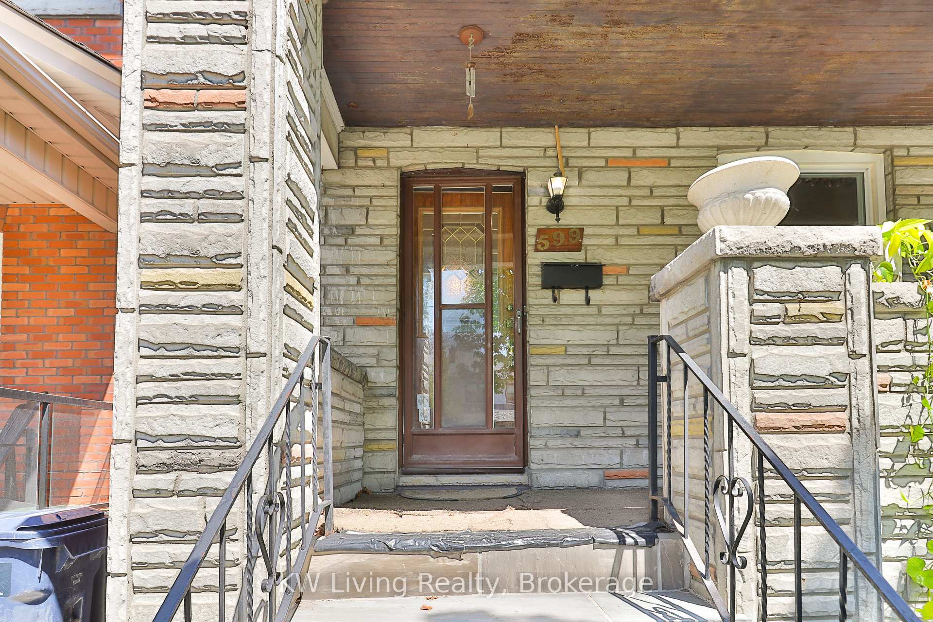 Photo 2 of 599 Durie Street, Toronto, Runnymede-Bloor West Village — HOMEH