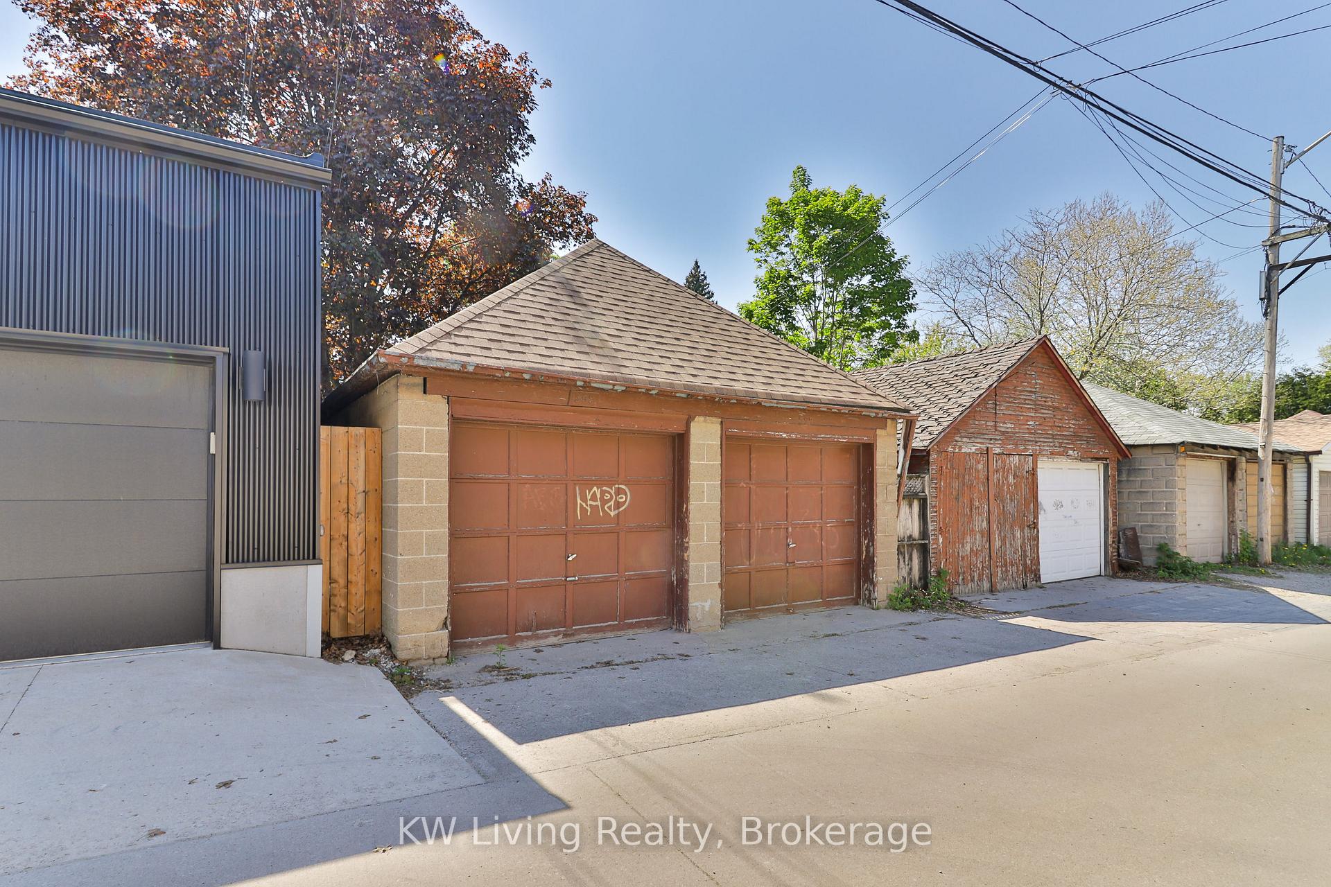 Photo 3 of 599 Durie Street, Toronto, Runnymede-Bloor West Village — HOMEH