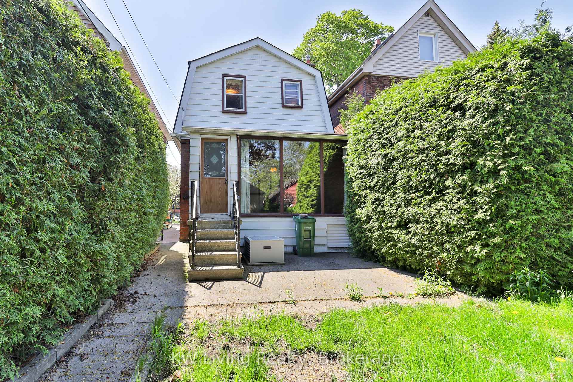Photo 4 of 599 Durie Street, Toronto, Runnymede-Bloor West Village — HOMEH