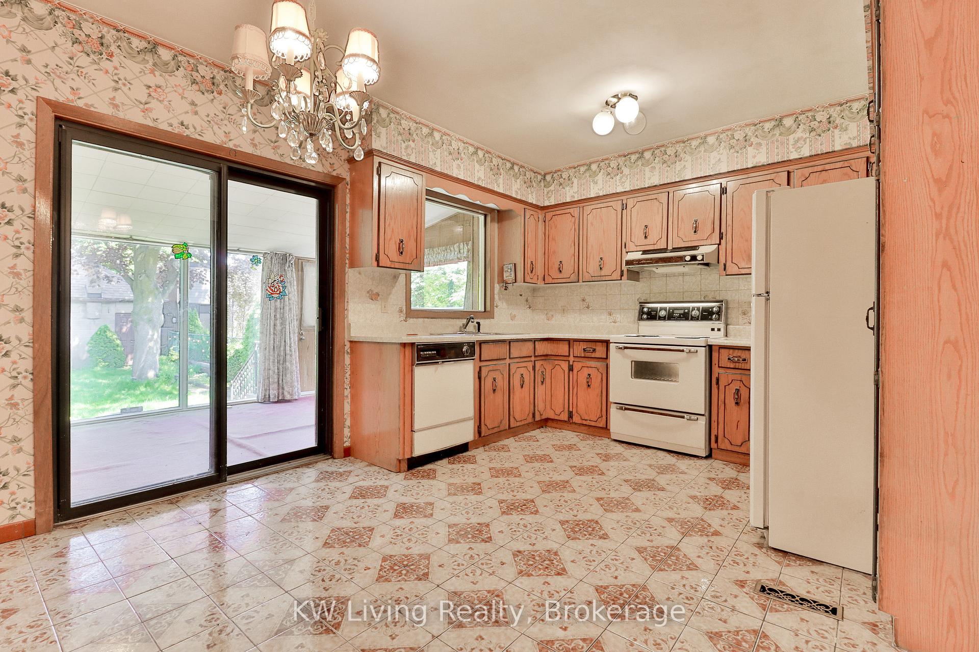 Photo 8 of 599 Durie Street, Toronto, Runnymede-Bloor West Village — HOMEH