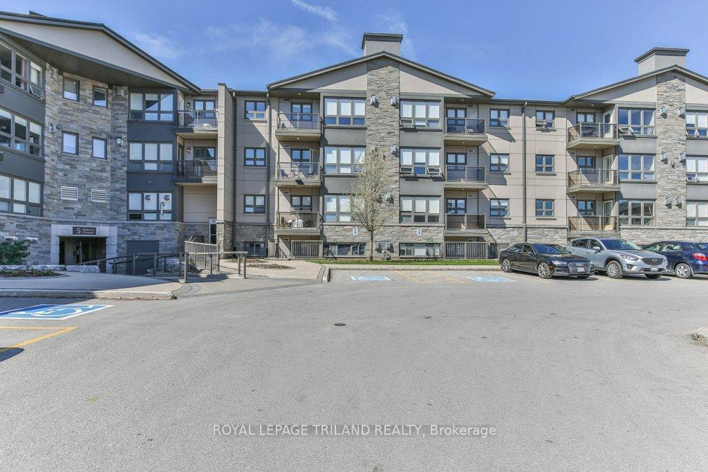 Photo 2 of Unit 104, 5 Jacksway Crescent, London, North G — HOMEH