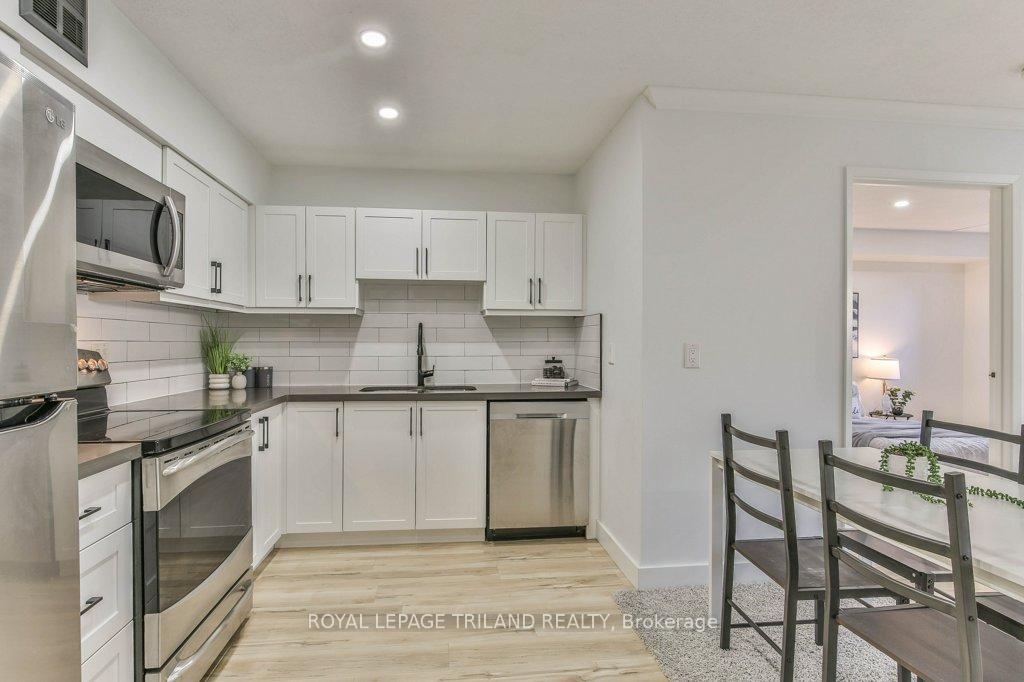 Photo 14 of Unit 104, 5 Jacksway Crescent, London, North G — HOMEH