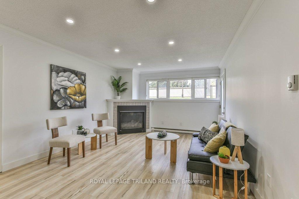 Photo 17 of Unit 104, 5 Jacksway Crescent, London, North G — HOMEH