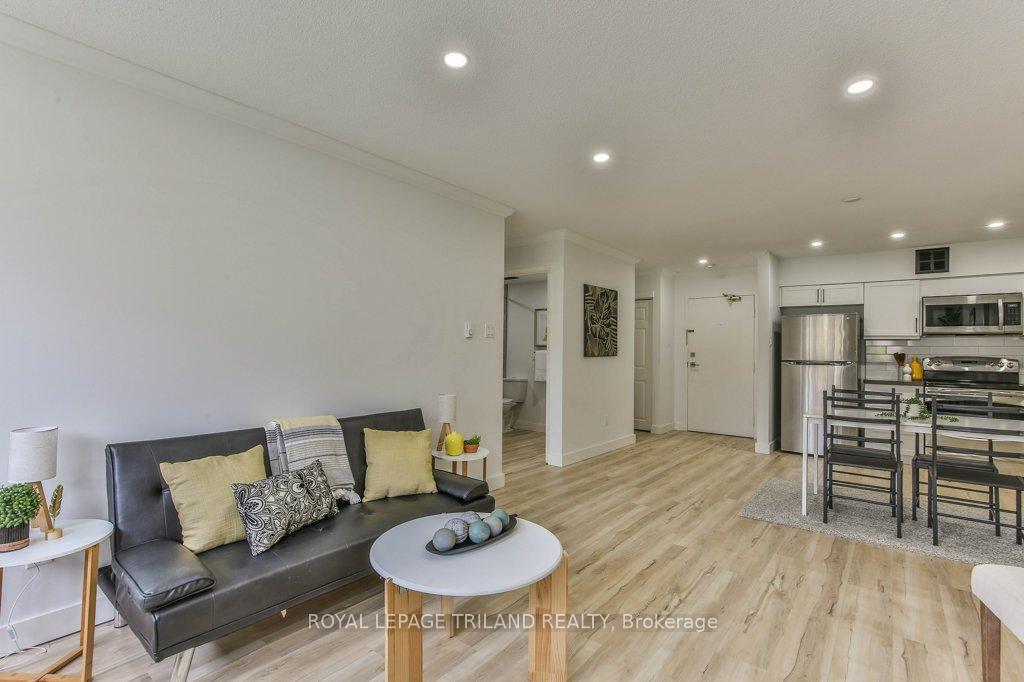 Photo 19 of Unit 104, 5 Jacksway Crescent, London, North G — HOMEH