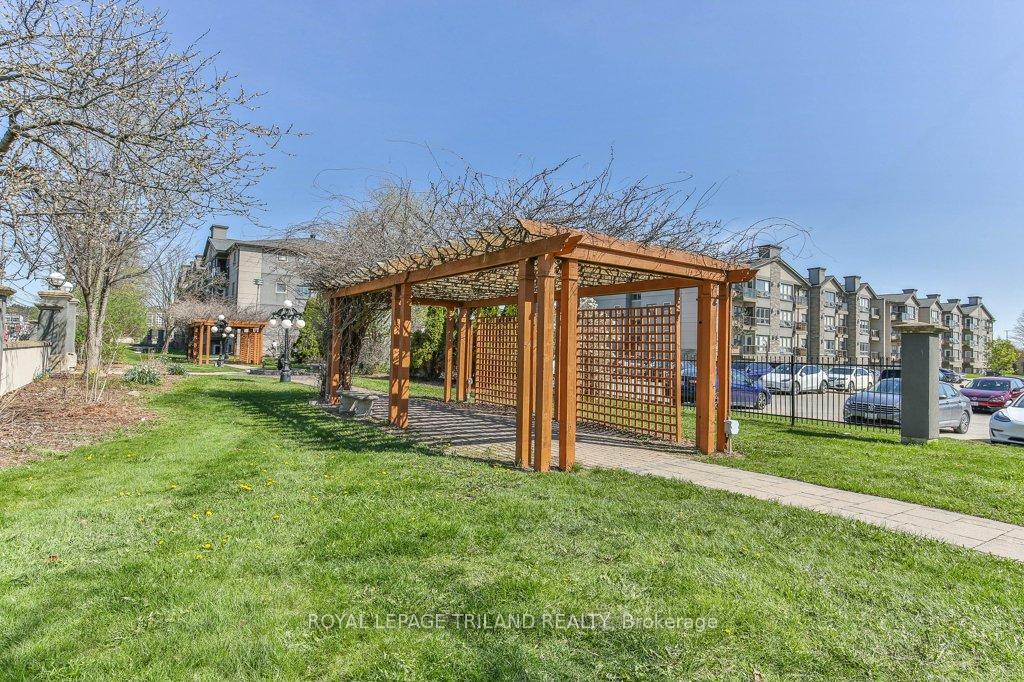 Photo 37 of Unit 104, 5 Jacksway Crescent, London, North G — HOMEH