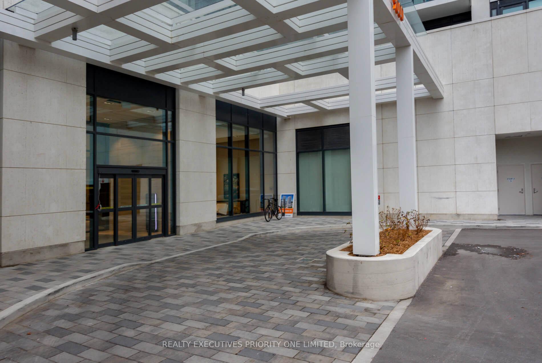 Photo 3 of Unit 923, 9000 Jane Street, Vaughan, Vellore Village — HOMEH