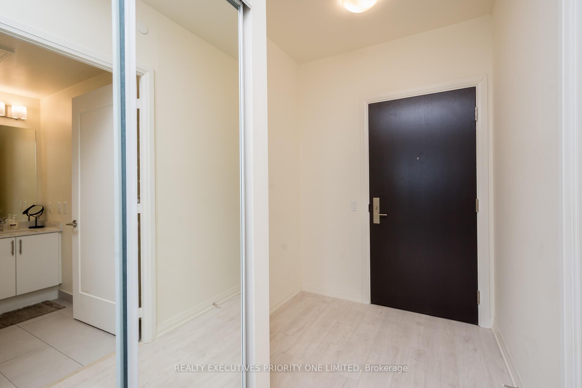 Photo 7 of Unit 923, 9000 Jane Street, Vaughan, Vellore Village — HOMEH
