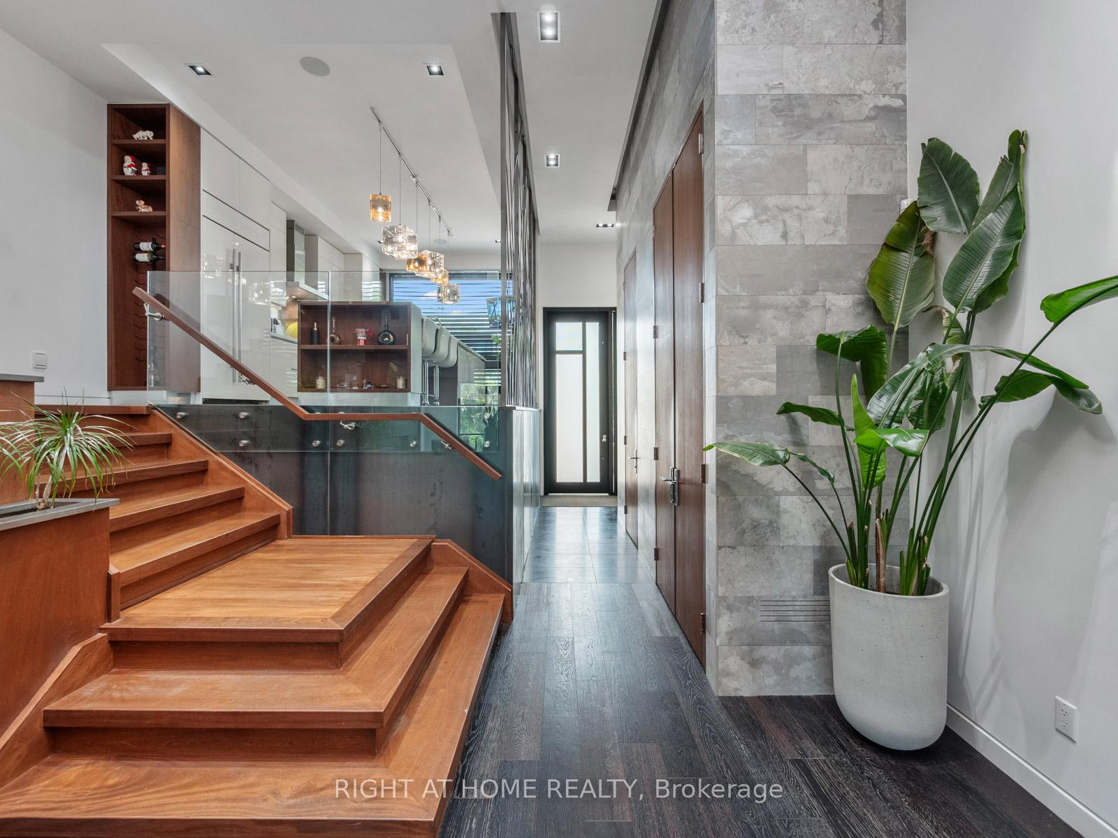 Photo 2 of 336 Melrose Avenue, Toronto, Bedford Park-Nortown — HOMEH