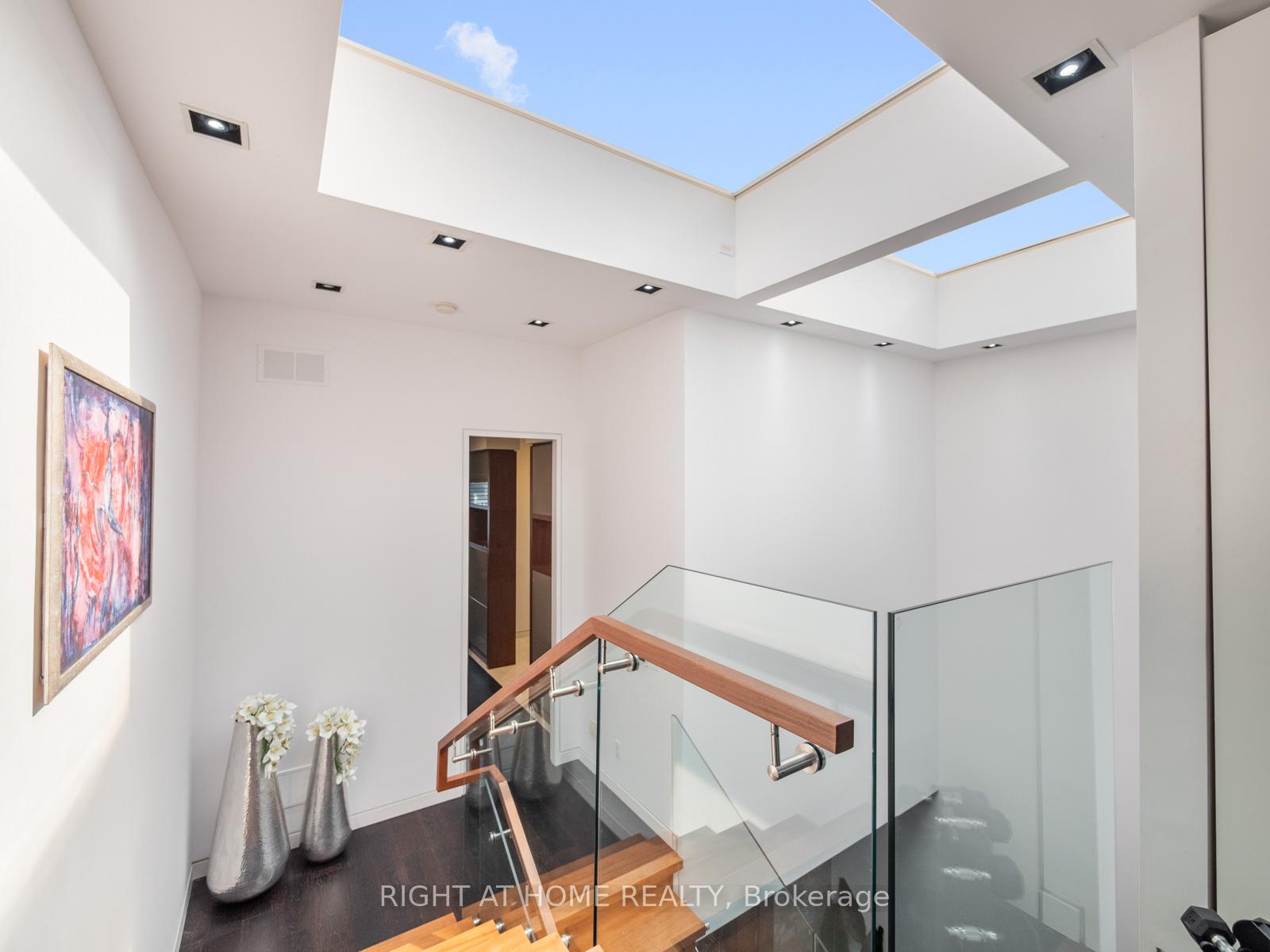 Photo 24 of 336 Melrose Avenue, Toronto, Bedford Park-Nortown — HOMEH