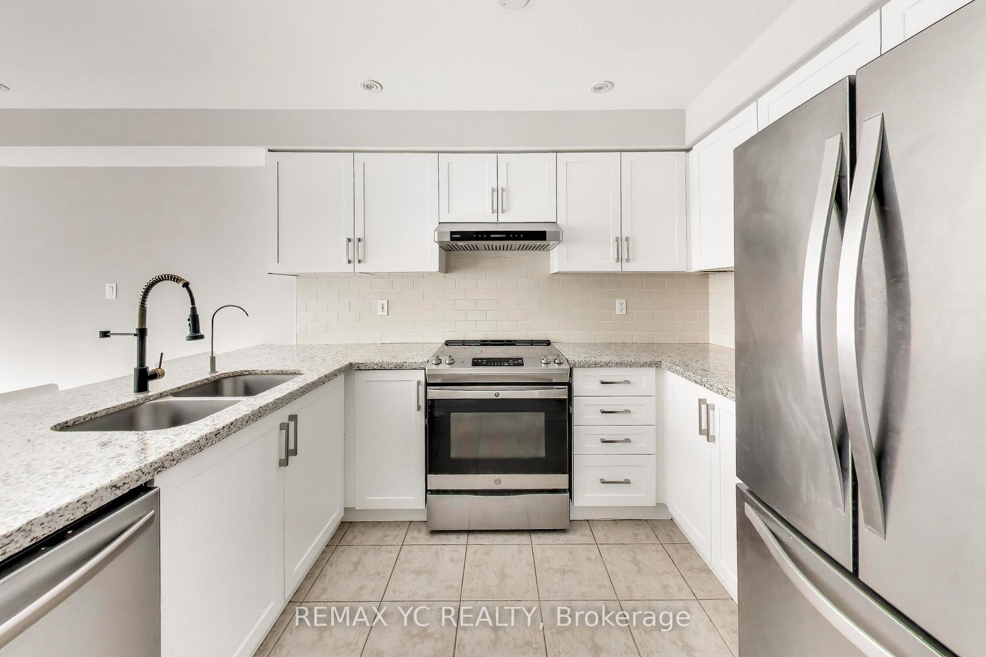 Photo 11 of 151 Amulet Crescent, Richmond Hill, Rouge Woods — HOMEH