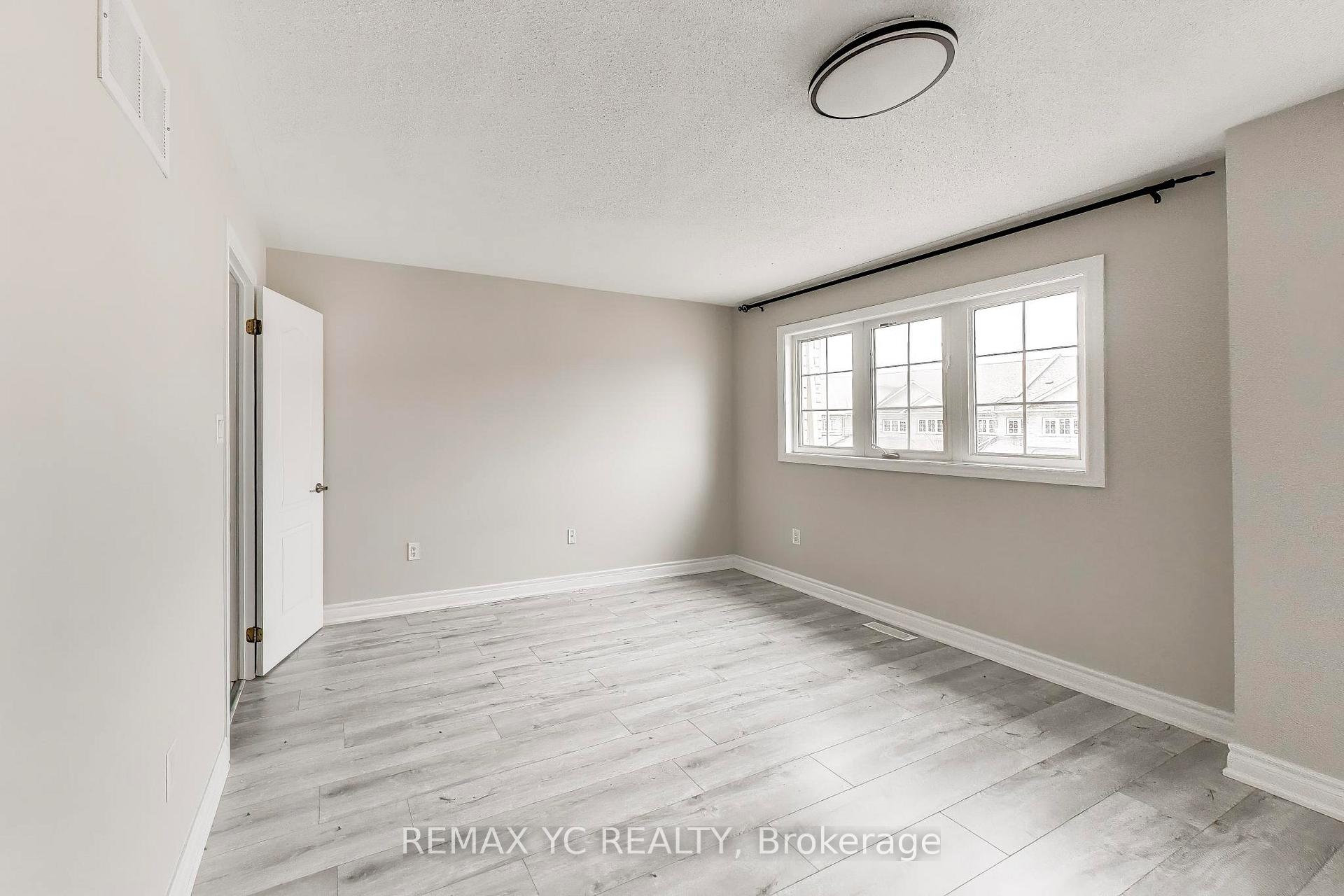 Photo 14 of 151 Amulet Crescent, Richmond Hill, Rouge Woods — HOMEH