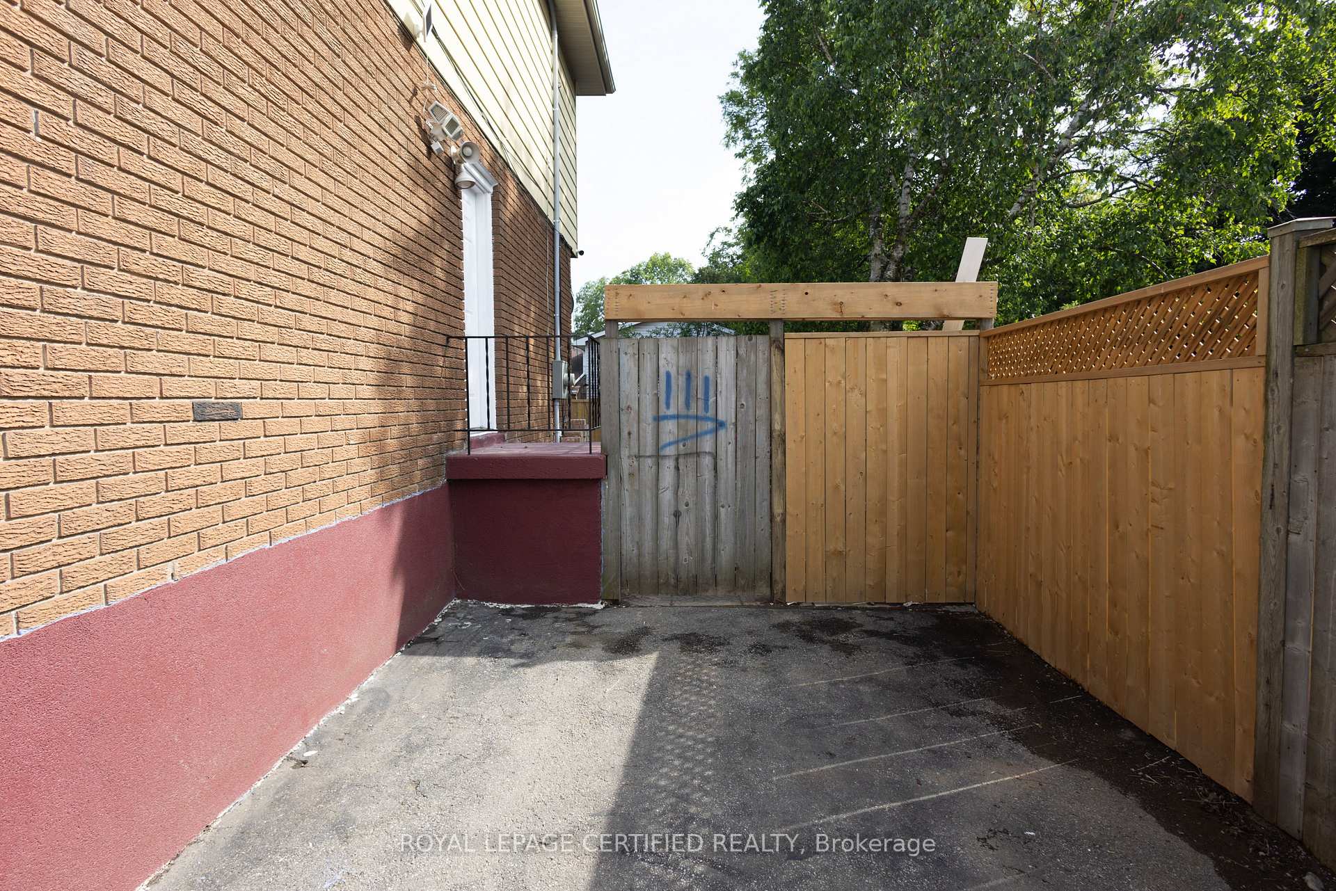 Photo 14 of Unit Bsmt, 111 Limeridge Road W, Hamilton, Rolston — HOMEH