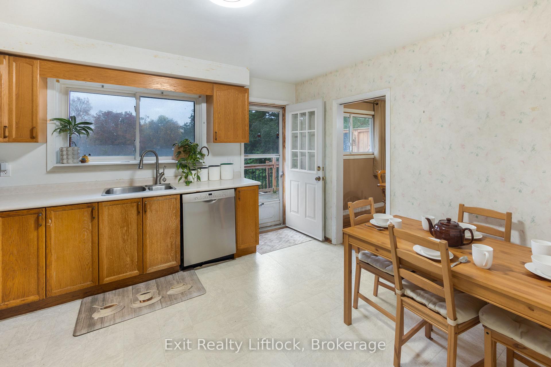 Photo 9 of 26 Beechwood Drive, Peterborough, Monaghan Ward 2 — HOMEH