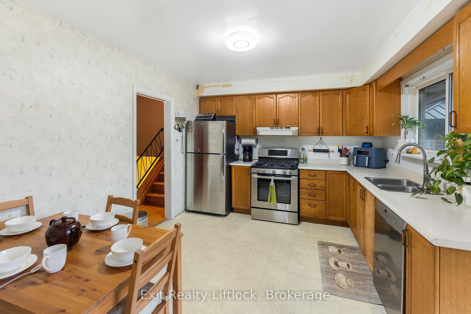 Photo 10 of 26 Beechwood Drive, Peterborough, Monaghan Ward 2 — HOMEH